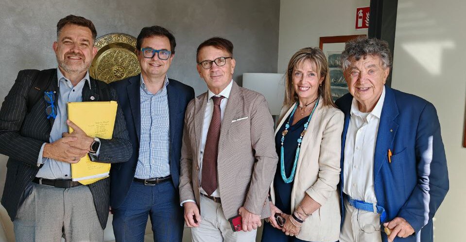 Foto di Gruppo con verspieren Italia e Margas dopo la firma dell'acquisizione